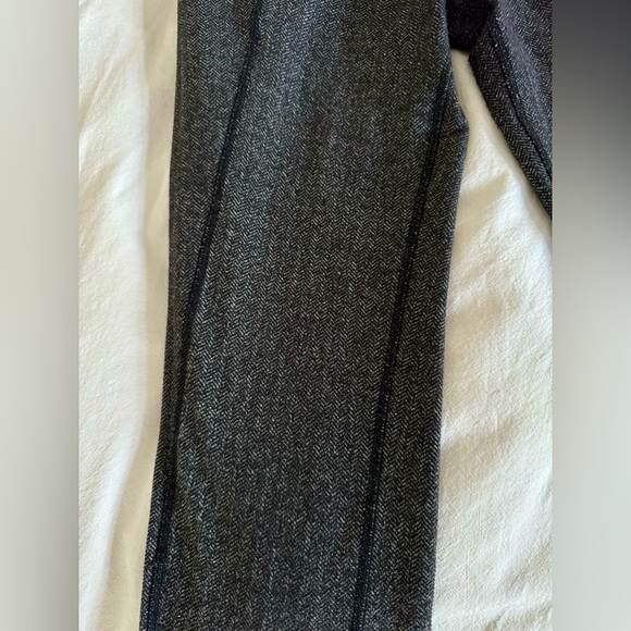 Lululemon crop leggings - herringbone dark gray knit size 4 - Picture 4 of 5